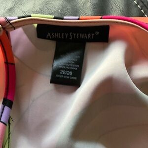 Colorful blouse with crinkle sleeves